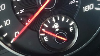 85 2018 Kia Stinger Fuel Gauge