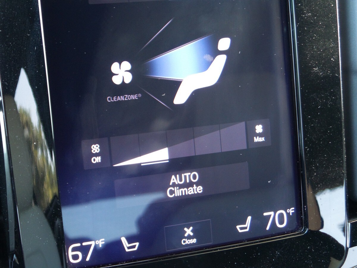 9 2019 Volvo XC40 Climate