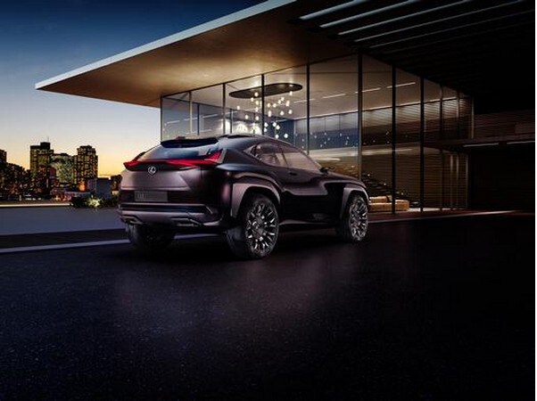 Lexus UX Paris Motor Show