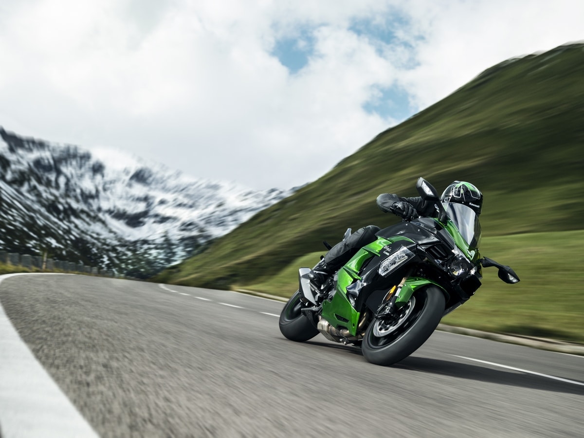 Hi 18MY Ninja H2 SX Angle 14