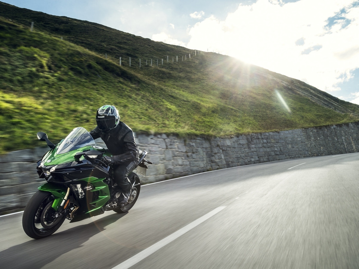 Hi 18MY Ninja H2 SX Angle 18a Tracking Solo 2
