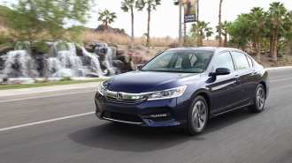 01-2016-Honda-Accord-midsize-sedan-comparison.jpg
