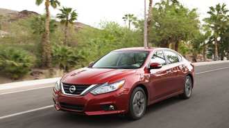 01-2016-Nissan-Altima-midsize-sedan-comparison.jpg