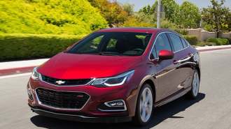 01-2016-chevrolet-cruze-compact-sedan-comparison.jpg