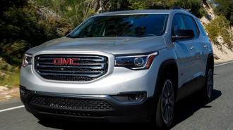 01-2017-gmc-acadia-comparo.jpg