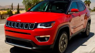 01-2017-jeep-compass-comparo.jpg