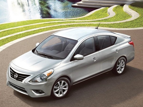 01 2017 Nissan Versa Sedan