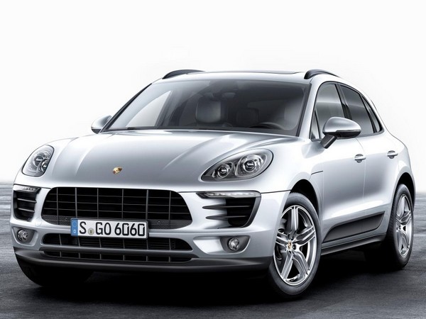 01 2017 Porsche Macan 4 Cylinder