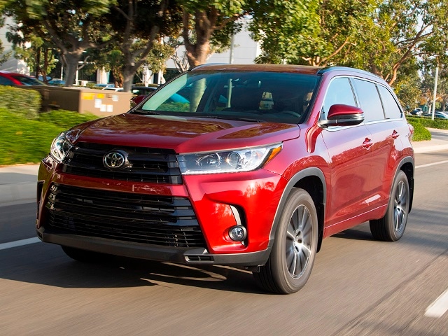 01 2017 Toyota Highlander Red FC