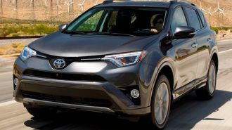 01-2017-toyota-rav4-comparo.jpg