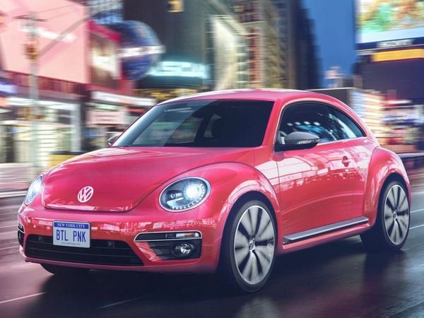 01 2017 Volkswagen Pink Beetle Limited Edition