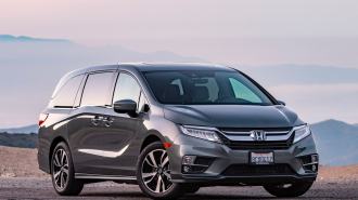 01-2018-Honda-Odyssey-LT-Exterior-KBB.jpg