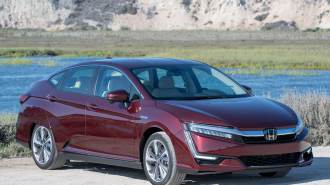 01-2018-honda-clarity-phev-bb.jpg