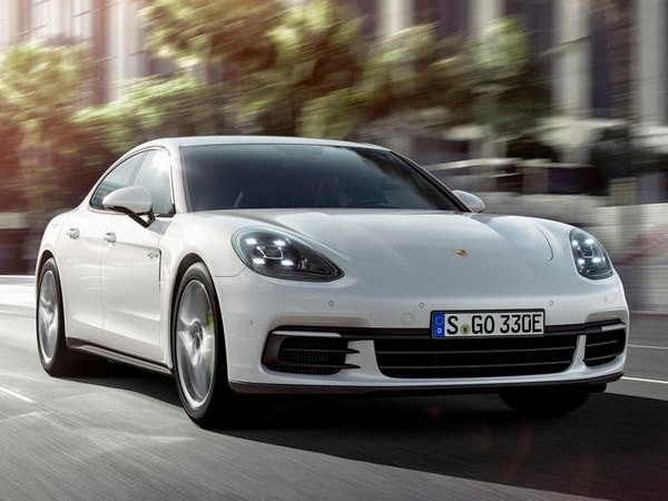 01 2018 Panamera 4 E Hybrid