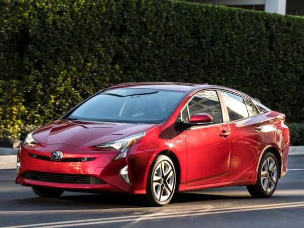 01 2106 Toyota Prius Crash Test