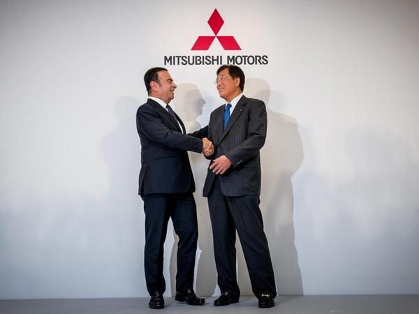 01 Nissan Mitsubishi Acquisition Carlos Ghosn And Osamu Masuko