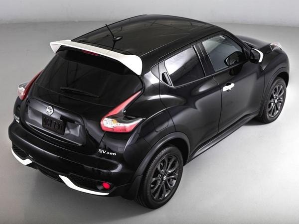 02 2017 Nissan Juke Black Pearl Edition