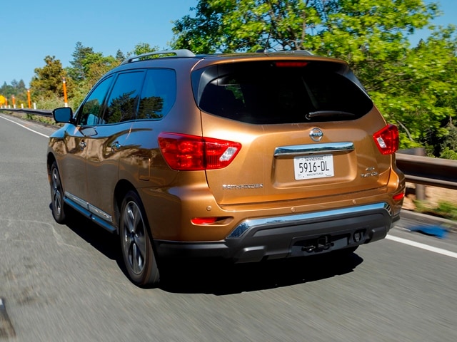 02 2017 Nissan Pathfinder Comparo