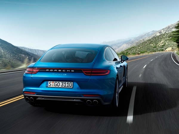 02 2017 Porsche Panamera