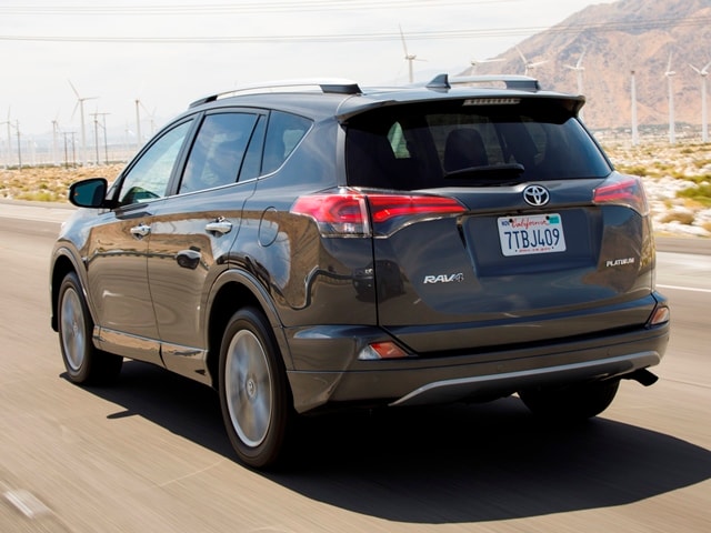 02 2017 Toyota Rav4 Comparo