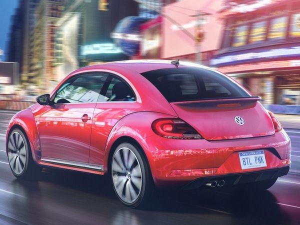 02 2017 Volkswagen Pink Beetle Limited Edition