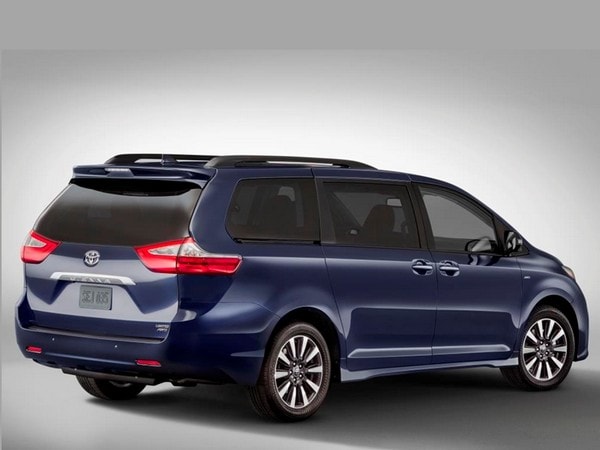 02 2018 Toyota Sienna