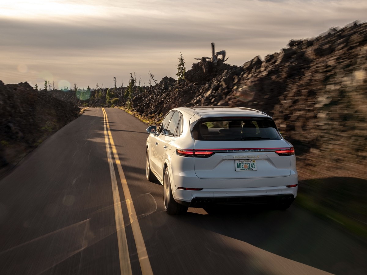 02 2020 Porsche Cayenne Turbo S Ehybrid