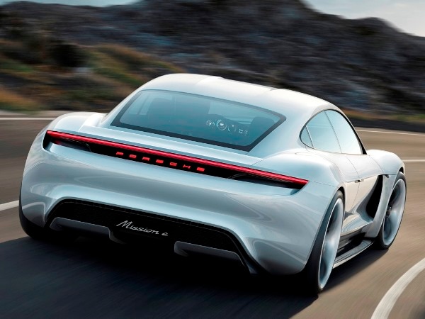 02 Porsche Mission E Concept