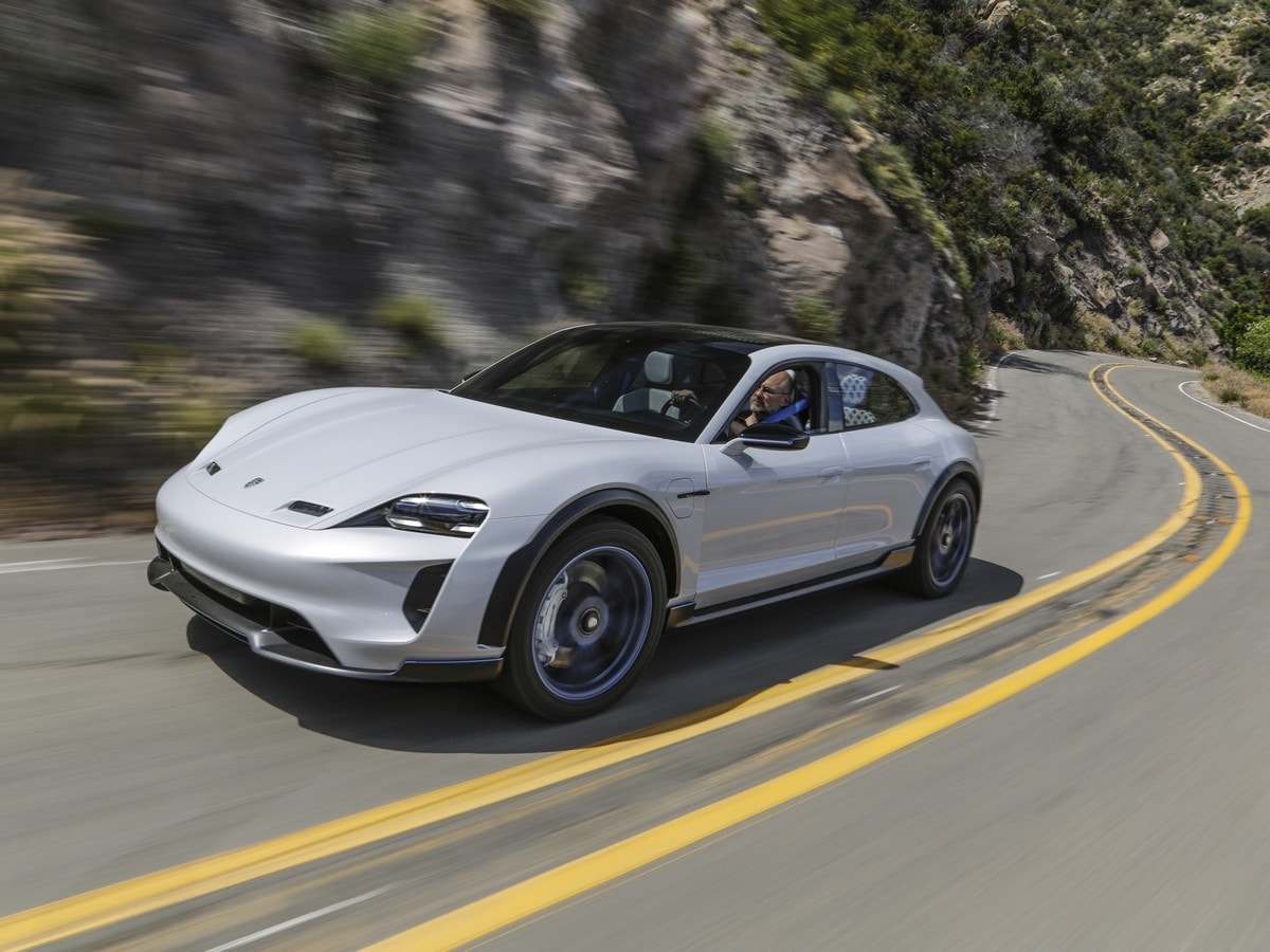 02 Porsche Mission E Cross Turismo Concept