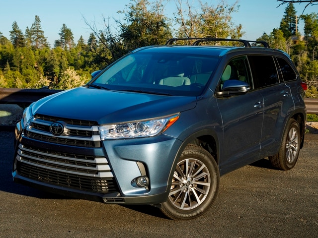 03 2017 Toyota Highlander Comparo