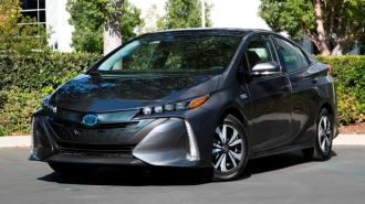 03-2017-toyota-prius-prime-best-buy.jpg