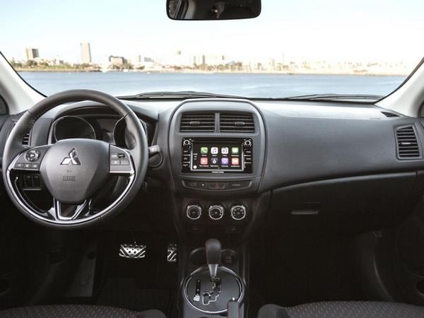 04 2017 Mitsubishi Outlander Sport Le