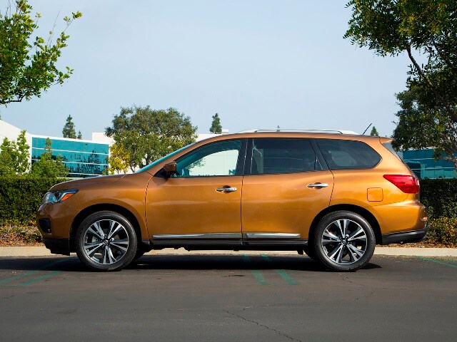 04 2017 Nissan Pathfinder FC