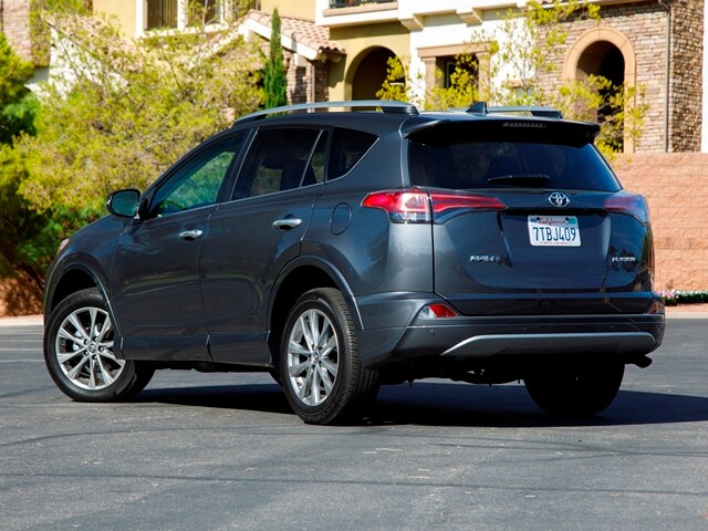 04 2017 Toyota Rav4 Comparo
