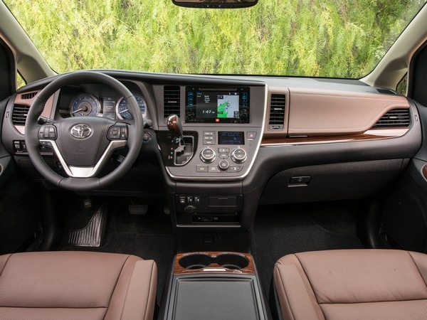 04 2017 Toyota Sienna