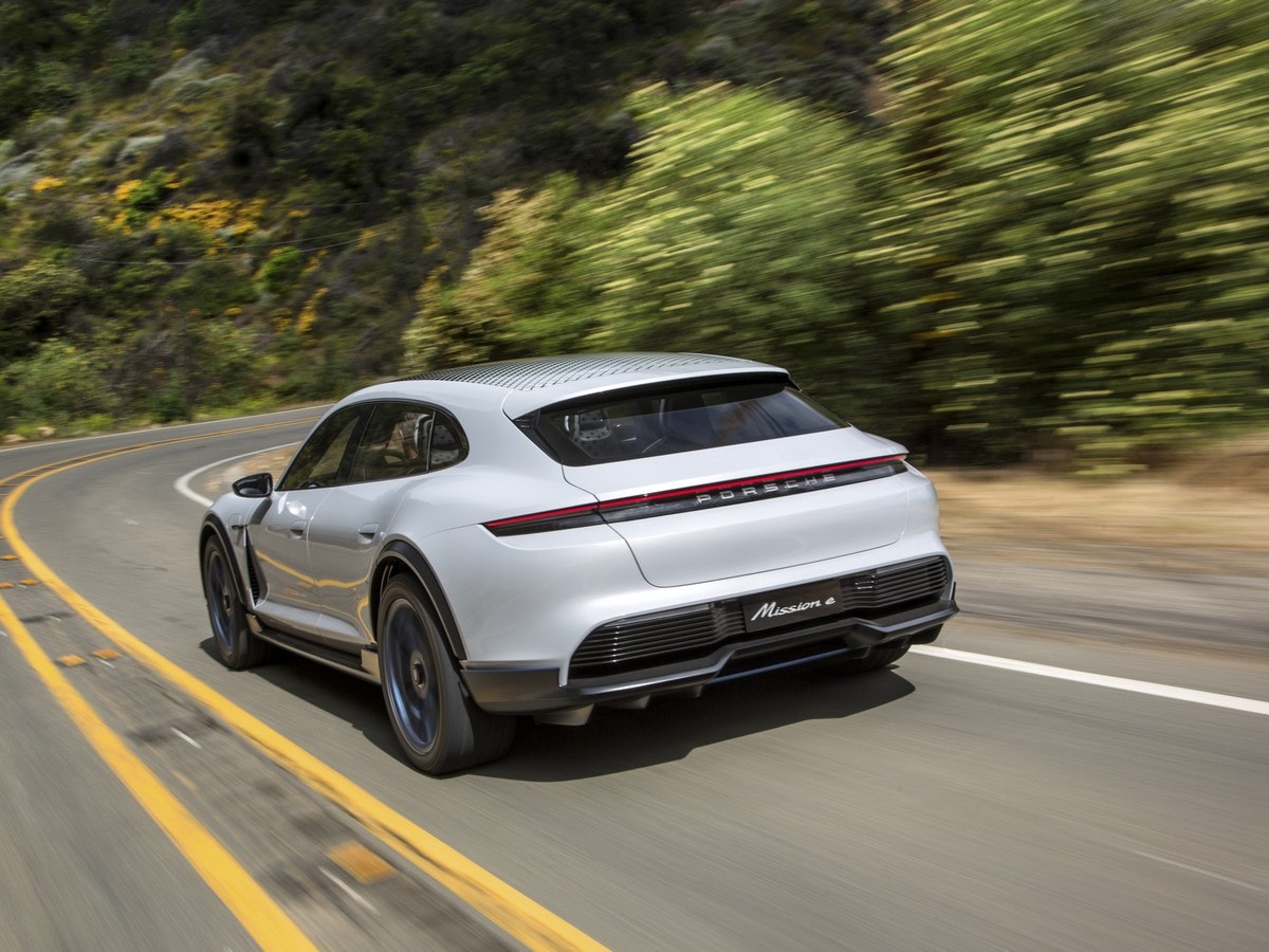04 Porsche Mission E Cross Turismo Concept