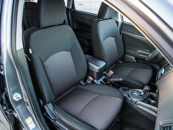 05 2017 Mitsubishi Outlander Sport Le