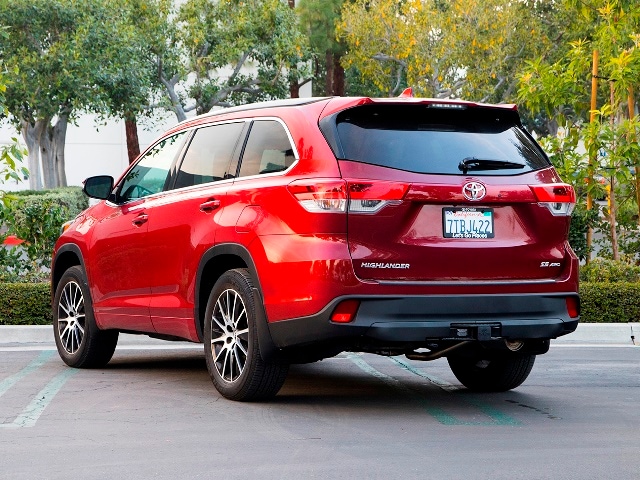 05 2017 Toyota Highlander Red FC