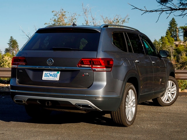 05 2018 Volkswagen Atlas Comparo