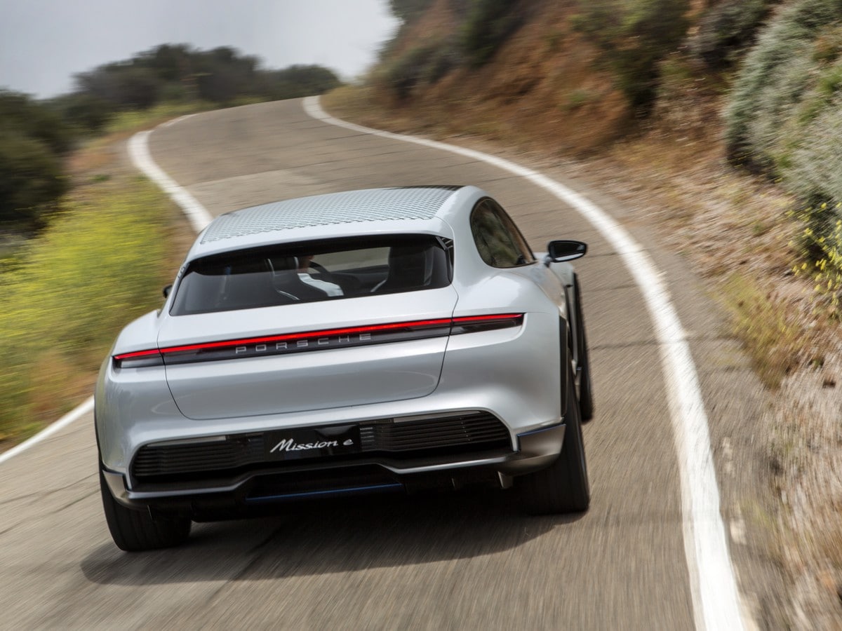 05 Porsche Mission E Cross Turismo Concept