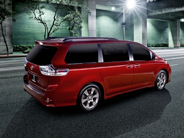 06 2017 Toyota Sienna