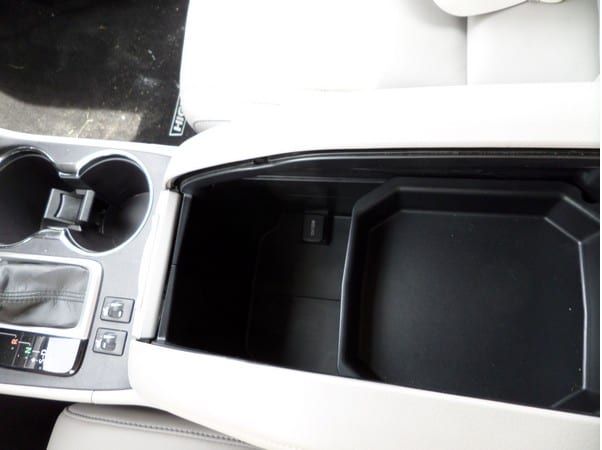 07 2016 Toyota Highlander Driving And Putting