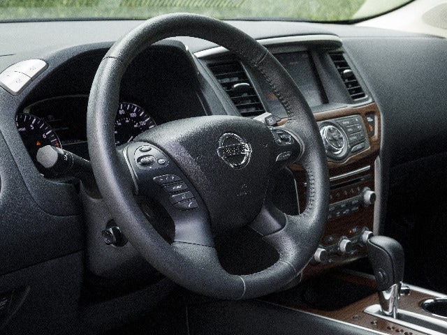 07 2017 Nissan Pathfinder Comparo
