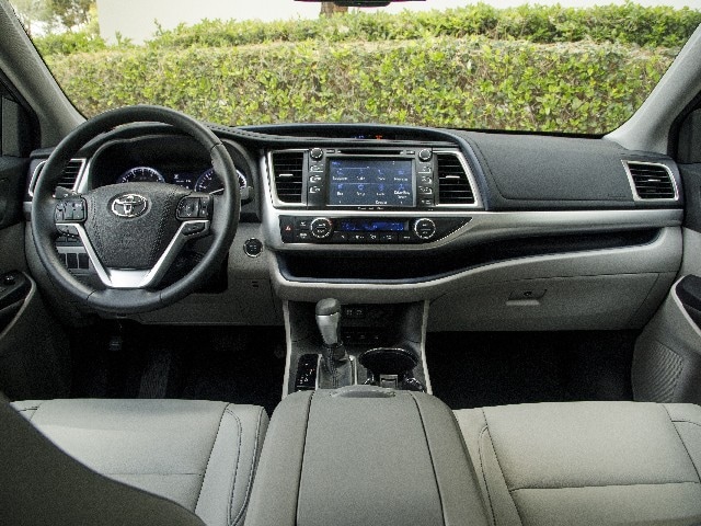 07 2017 Toyota Highlander Comparo