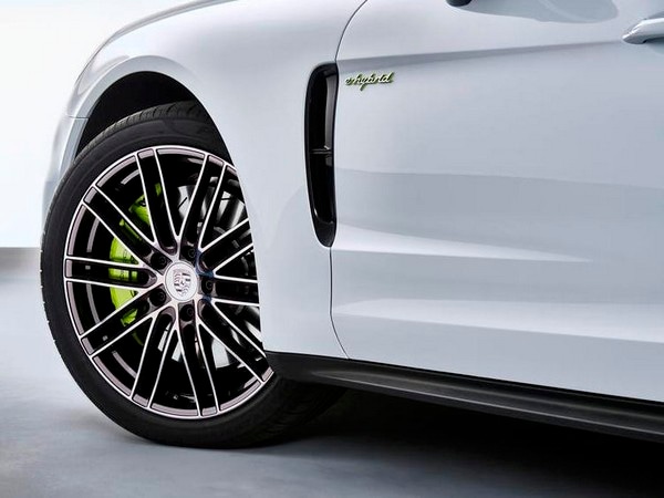 07 2018 Panamera 4 E Hybrid