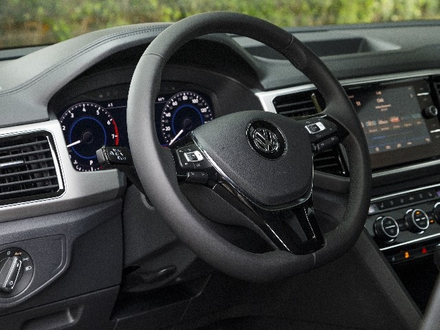 07 2018 Volkswagen Atlas Comparo