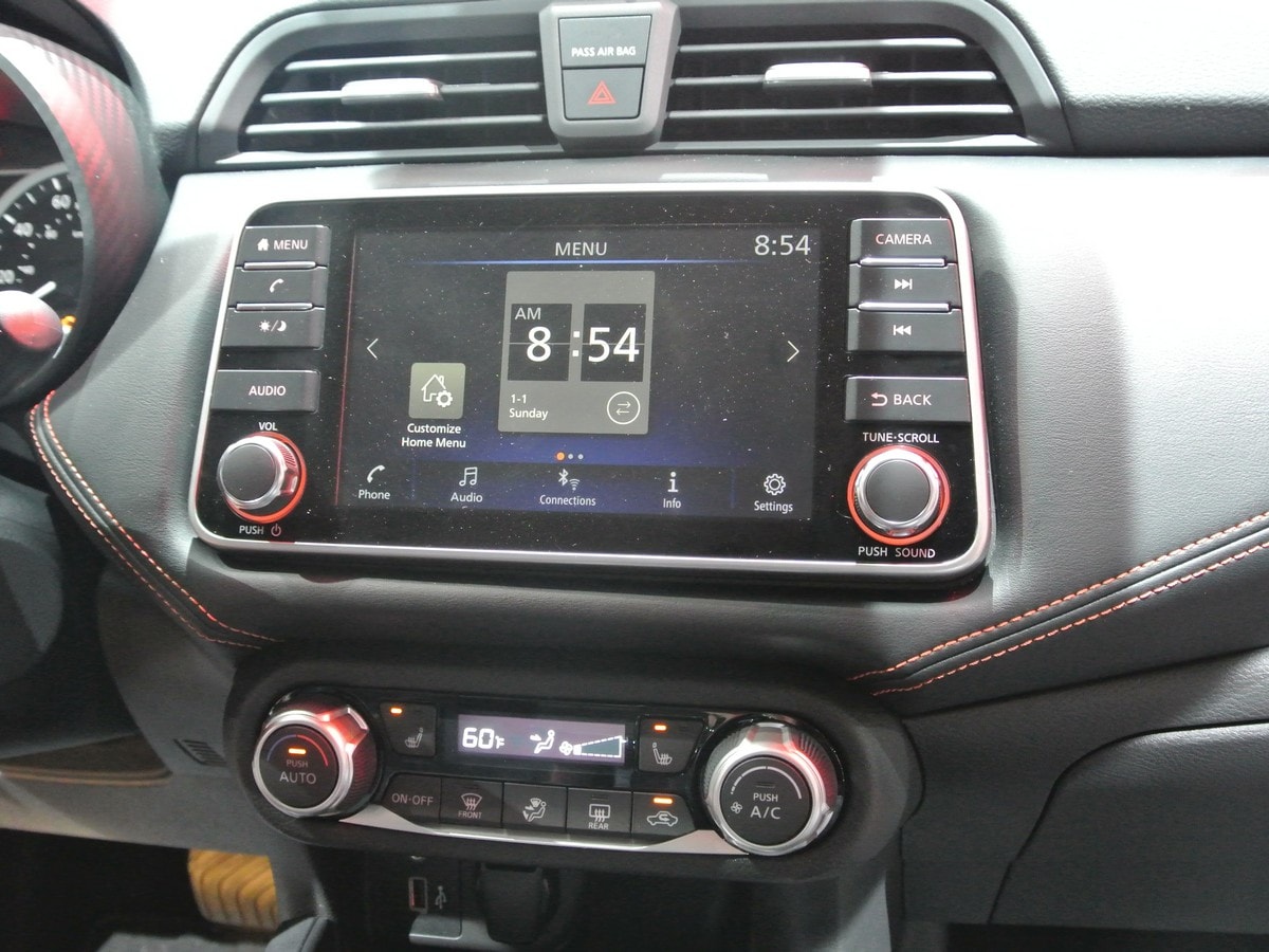 07 2020 Nissan Versa Live