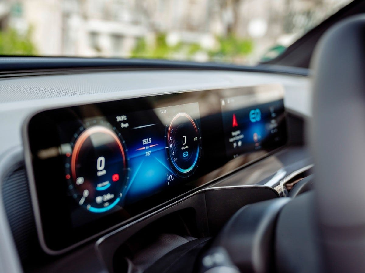 07-2020-mercedes-benz-eqc-edition-1886-1