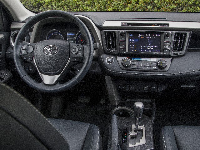 08 2017 Toyota Rav4 Comparo