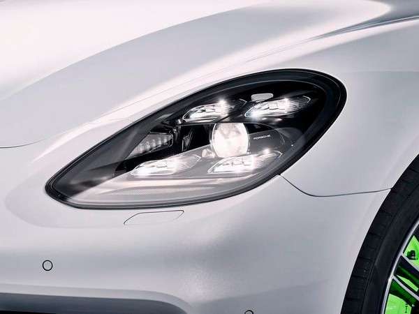 08 2018 Panamera 4 E Hybrid